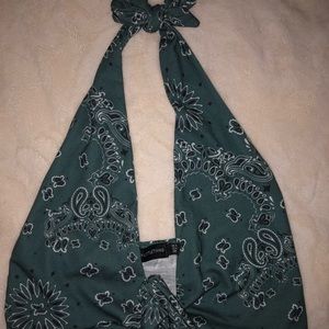 NWT -NEVER WORN - Teal Paisley print halter crop top… Pretty Little Thing